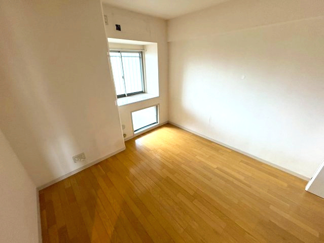 リヴェール富雄二番館の洋室