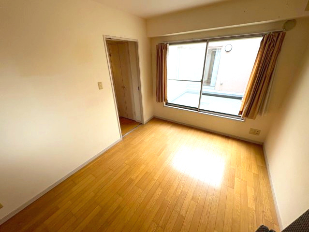 リヴェール富雄二番館の洋室