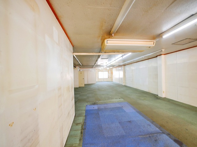 三洋ビルの内装