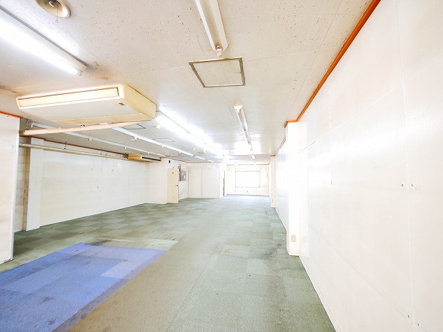 三洋ビルの内装