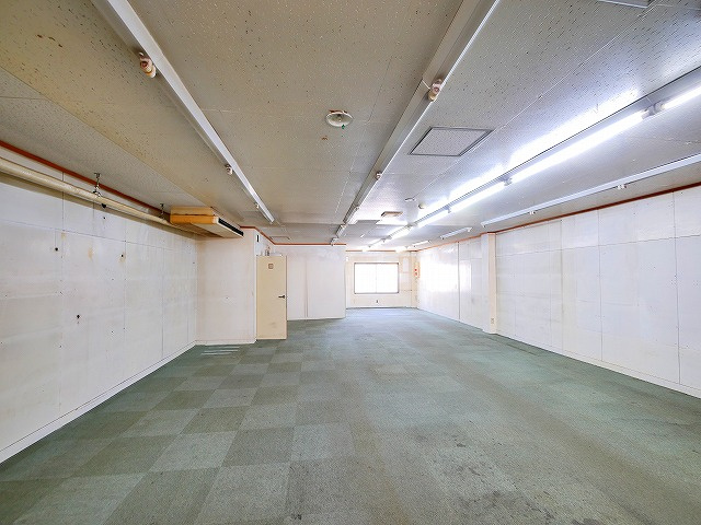 三洋ビルの内装