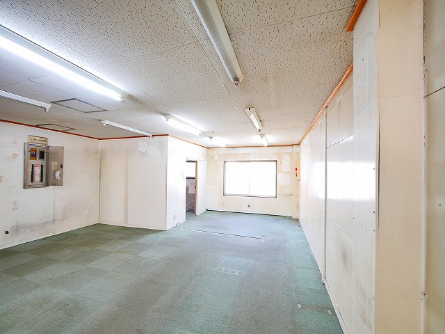 三洋ビルの内装