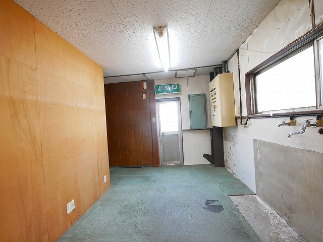 三洋ビルの内装