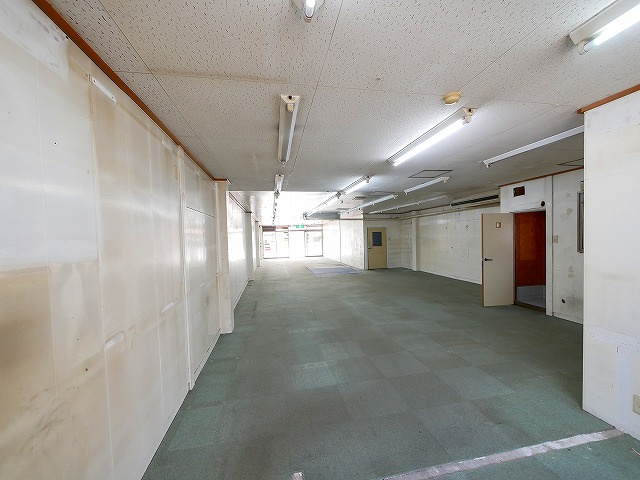 三洋ビルの内装