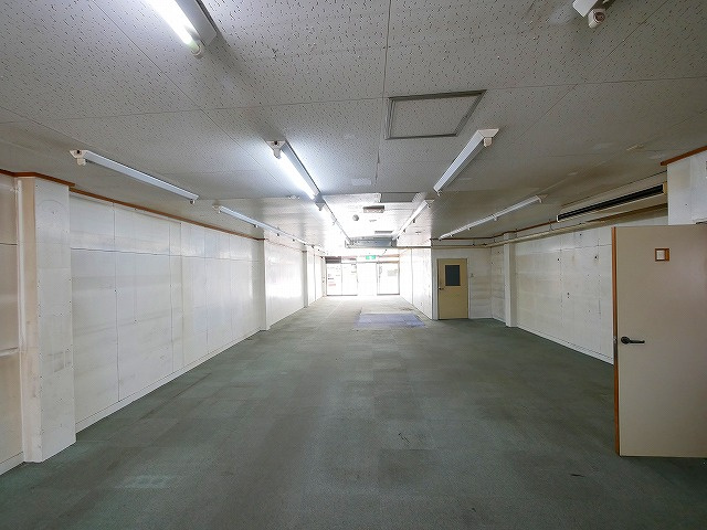 三洋ビルの内装