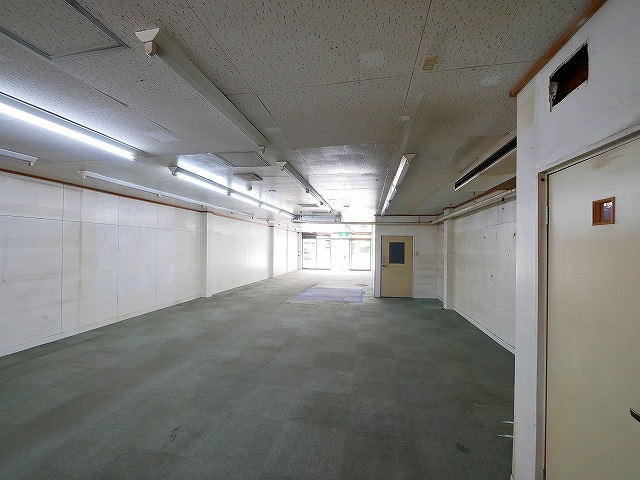 三洋ビルの内装