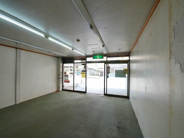 三洋ビルの内装