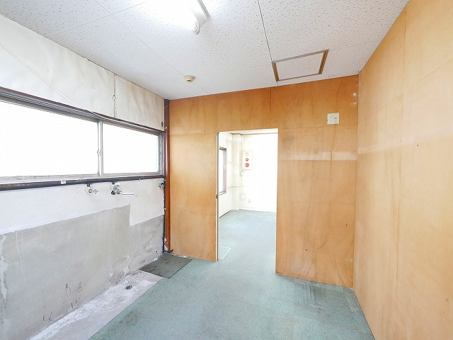 三洋ビルの内装