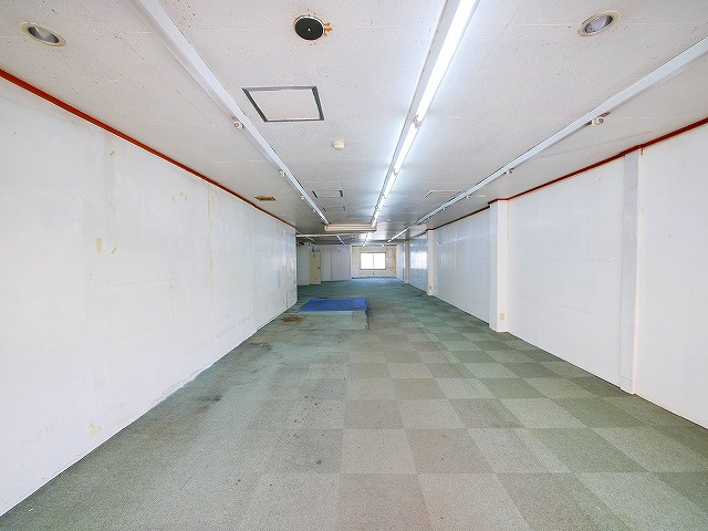 三洋ビルの内装