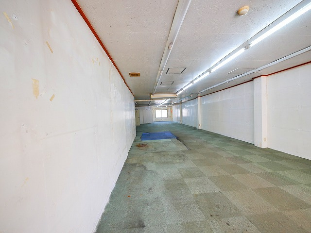 三洋ビルの内装