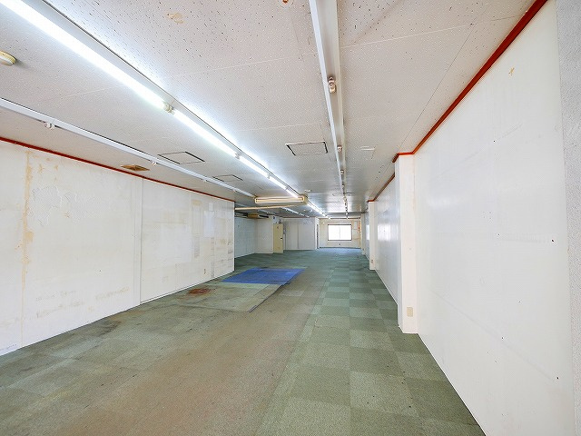 三洋ビルの内装