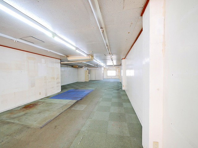 三洋ビルの内装