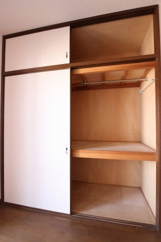 結城ビルの収納