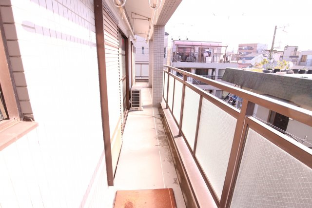 結城ビルのバルコニー