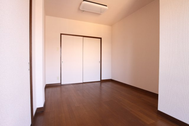 結城ビルの子供部屋