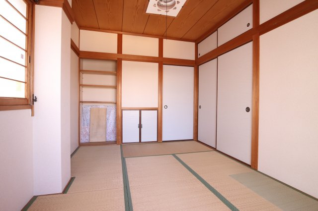 結城ビルの寝室