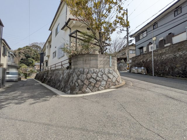 【前面道路含む現地写真】