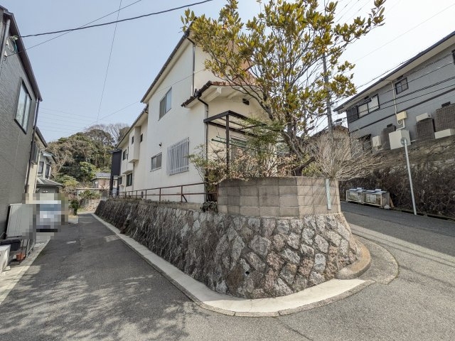 【前面道路含む現地写真】