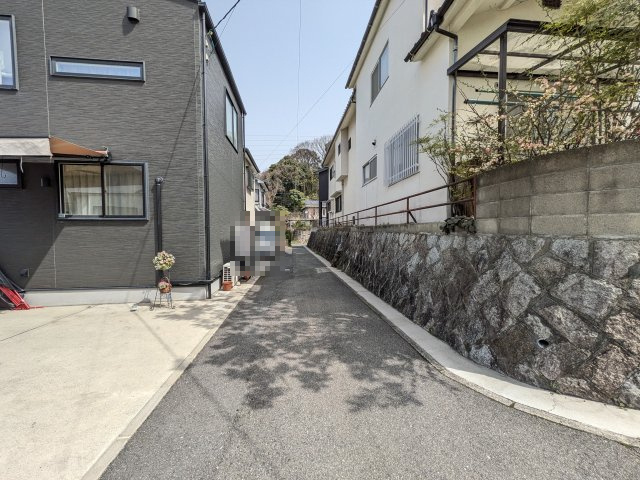 【前面道路含む現地写真】