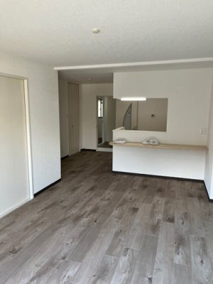 【居間・リビング】 | ホワイトキャッスル植田Ⅲ