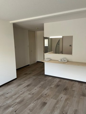 【居間・リビング】 | ホワイトキャッスル植田Ⅲ