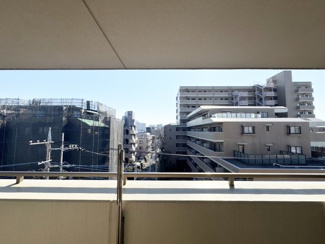 【展望】 | 静かな住宅街に佇むマンションです。周りの目線を気にすることなく生活できる環境です。