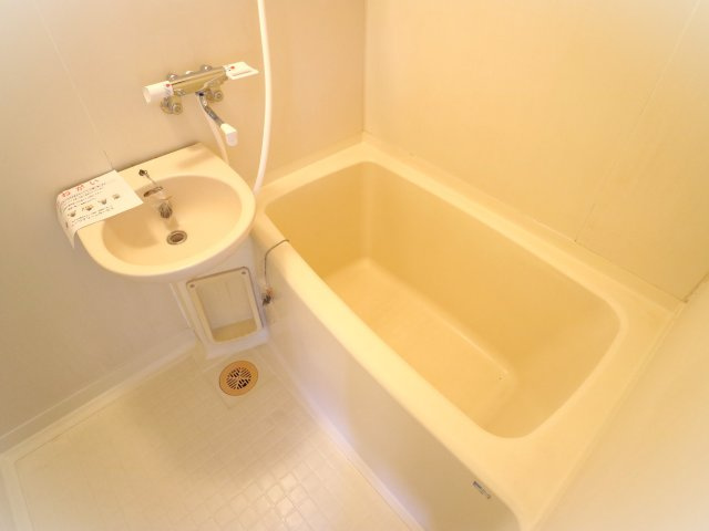 たつみレジデンスの浴室