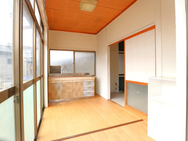 松浦町戸建の居間・リビング