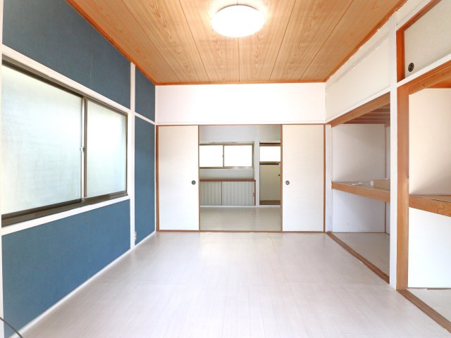 松浦町戸建の洋室