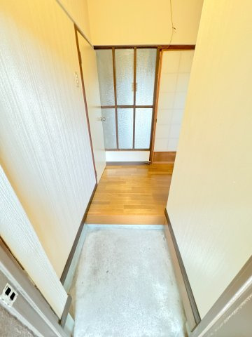 山恵マンションの玄関