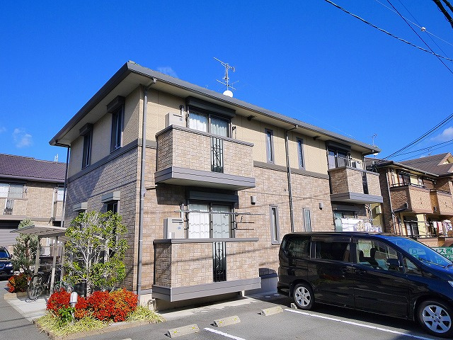 ルーナ西大寺の外観