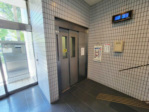 ビオルネ枚方南館のその他共用部分|エレベーター
■物件内覧・資金計画相談・住宅ローン相談、リフォーム相談、お問合せ受付中■
※当日・翌日のご内覧、ご相談はお電話でのお問合せがスムーズです！