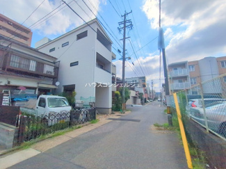 【前面道路含む現地写真】
