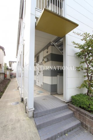 レオパレスハナブサＮａｒａⅡのエントランス