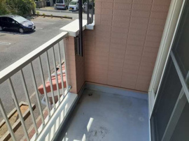 開放的で明るい空間を演出してくれるバルコニーです