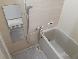 コンパクトで使いやすいお風呂です