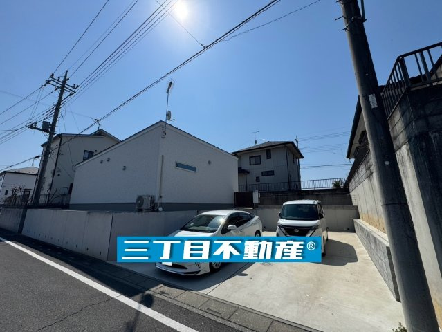 　熊谷市船木台1丁目　令和4年築　中庭平屋の外観
