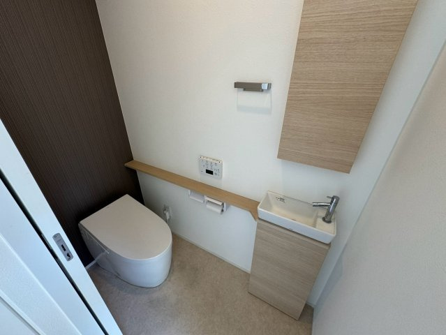 　熊谷市船木台1丁目　令和4年築　中庭平屋のトイレ