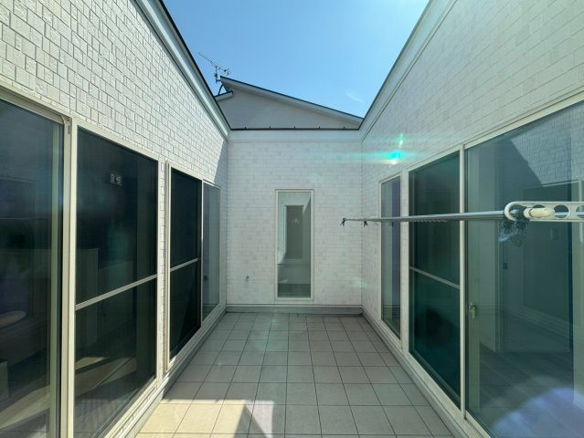 　熊谷市船木台1丁目　令和4年築　中庭平屋の庭