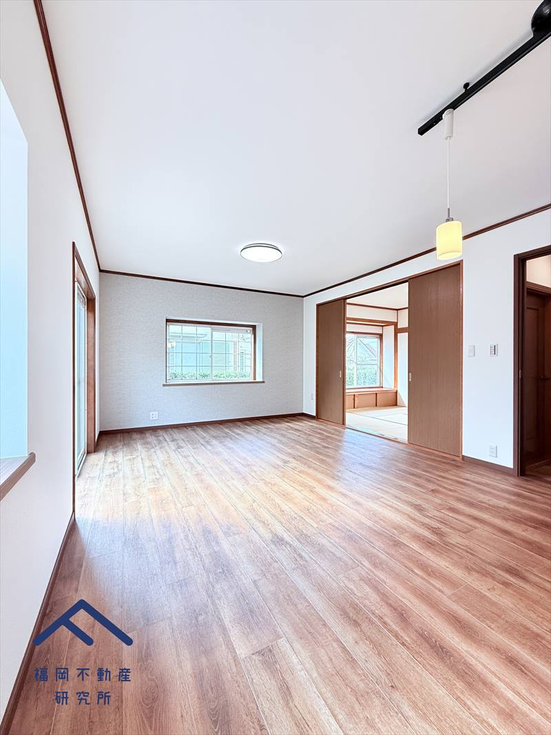 糟屋郡須惠町大字旅石　戸建ての居間・リビング