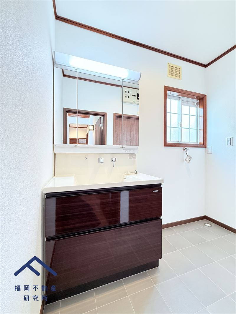 糟屋郡須惠町大字旅石　戸建ての独立洗面台