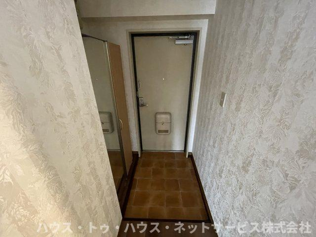 INSURANCE BLDG.XVIの玄関