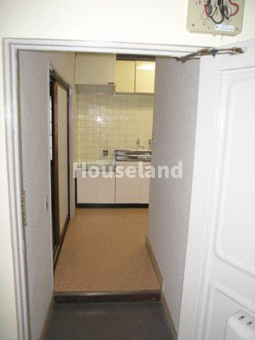 興里鈴丸ビルの玄関