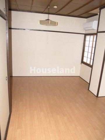 興里鈴丸ビルの居間・リビング