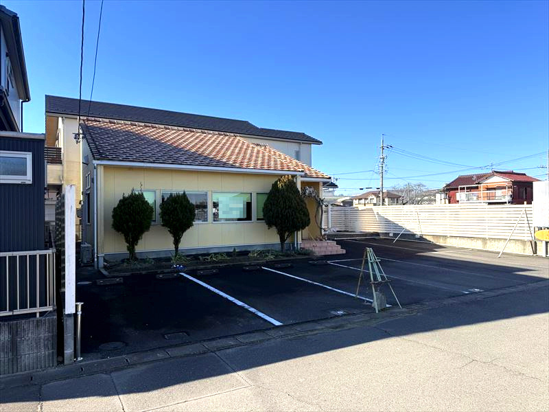 ６４７２９　江南市前飛保町西町事業用の外観