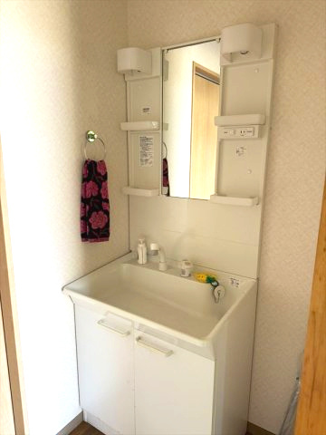 ６４７２９　江南市前飛保町西町事業用の独立洗面台