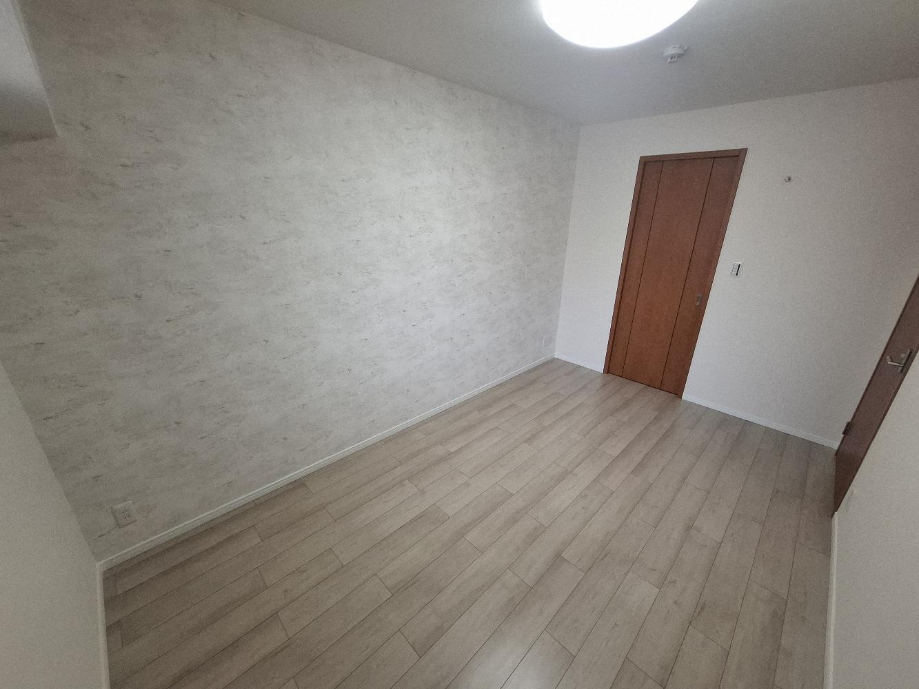 ルネフェリアス堺鳳の洋室