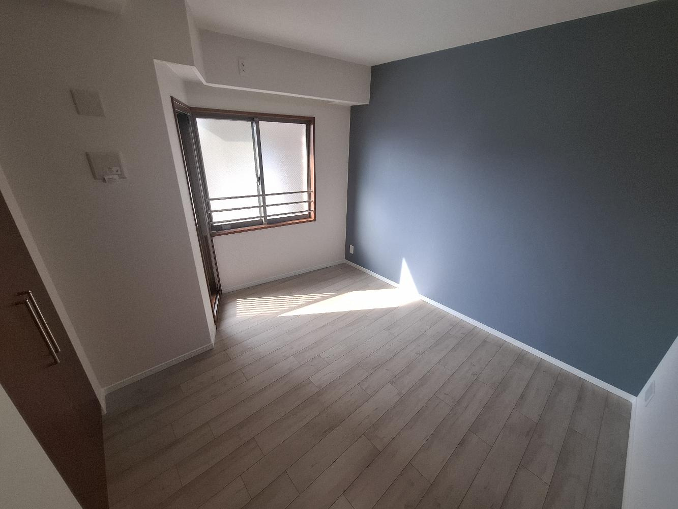 ルネフェリアス堺鳳の洋室