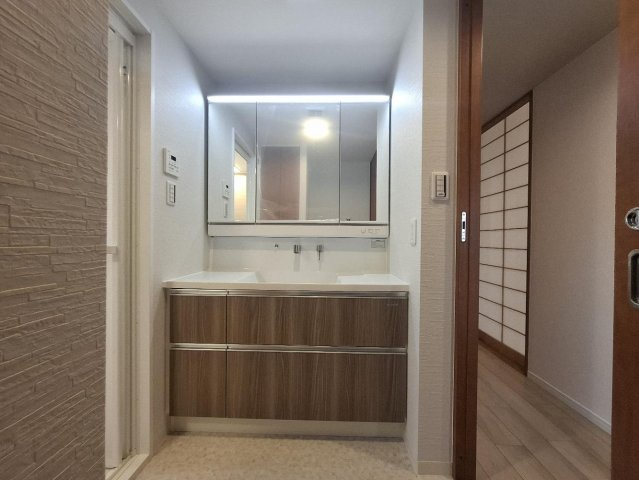 ルネフェリアス堺鳳の独立洗面台