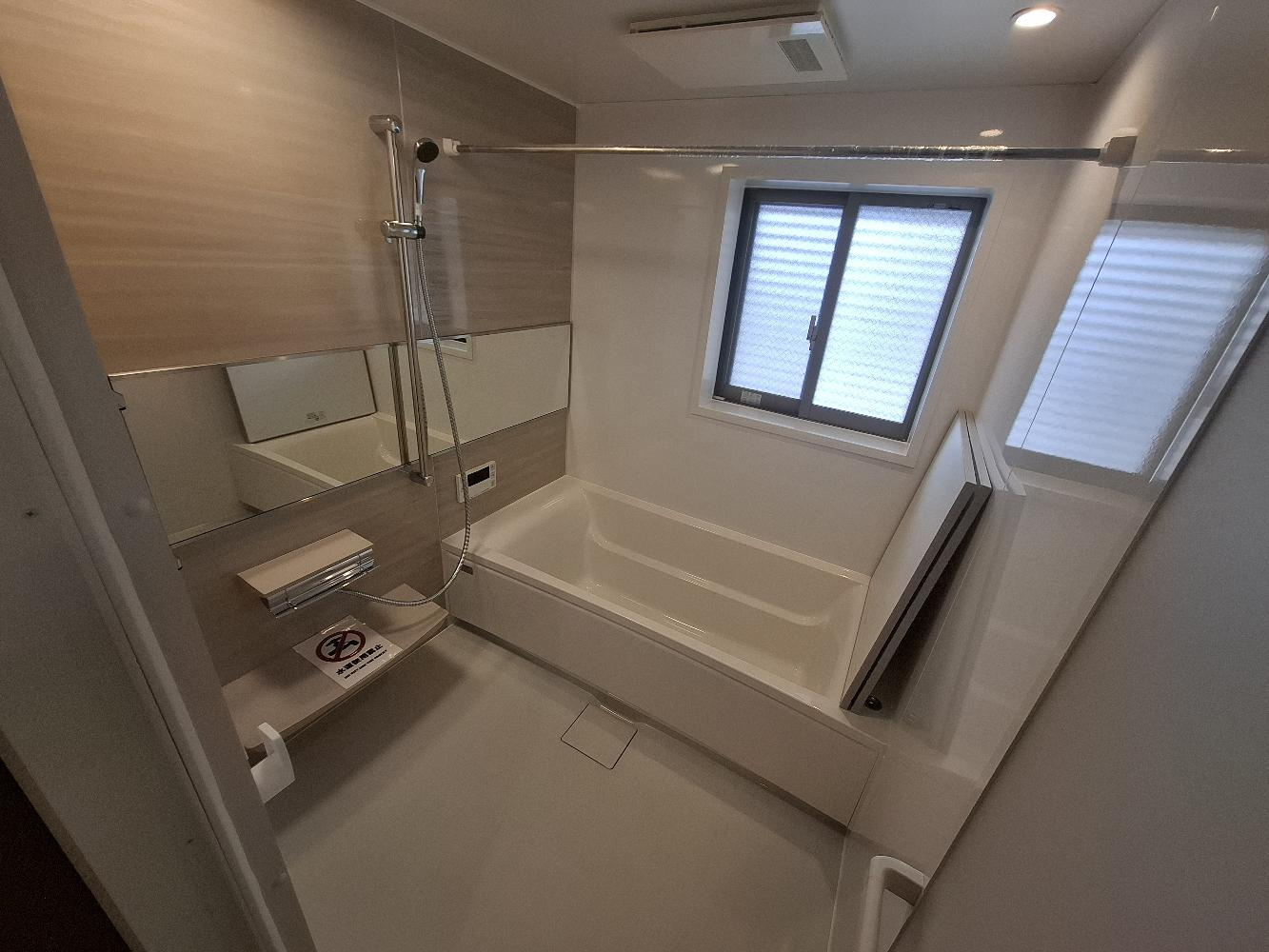 ルネフェリアス堺鳳の浴室